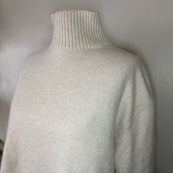 H&M Cream Cowl Neck Sweater Women’s Long Sleeve Knit Pullover - Picture 3 of 16